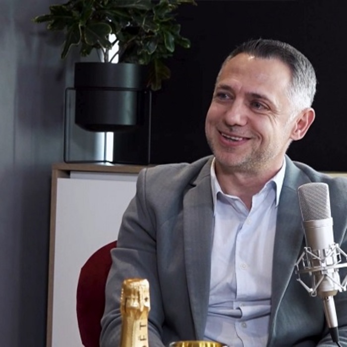 ivan-stoev-highviewart-com_700x700_crop_478b24840a