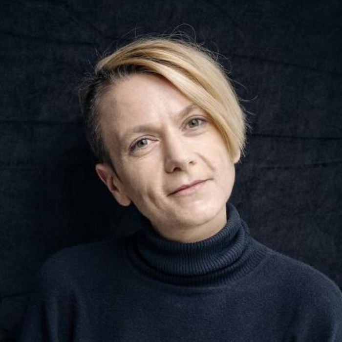 elena-alekcieva-monitor_700x700_crop_478b24840a